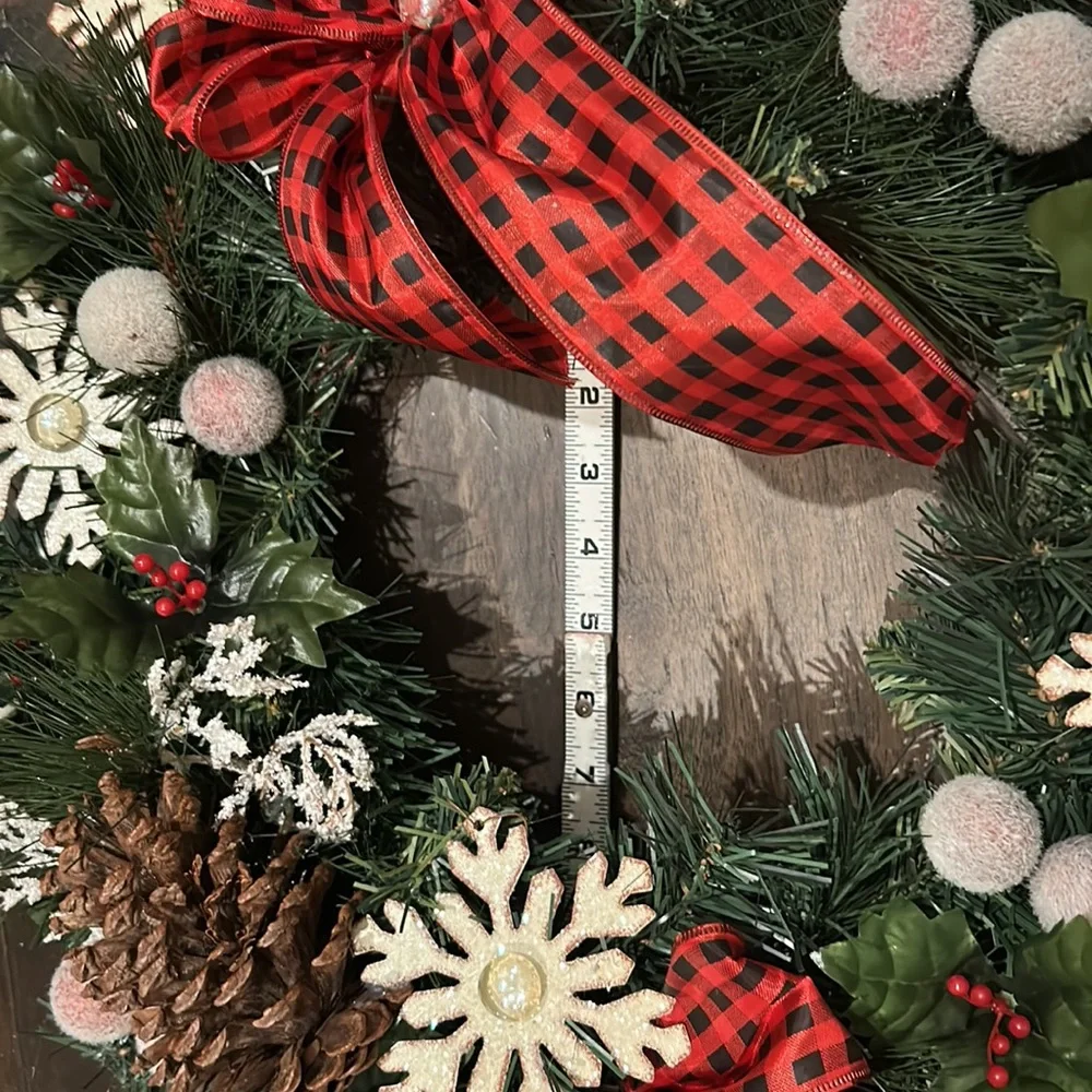 Large Artificial Winter Rustic Snowflake Evergreen Wreath
